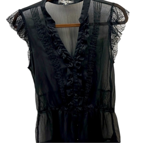 Guess size small black sleeveless sheer blouse in excellent like-new condition - Picture 2 of 5